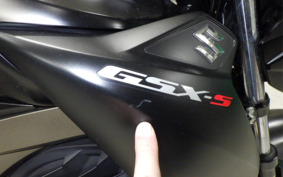 SUZUKI GSX-S150