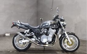 SUZUKI INAZUMA 1200 GV76A