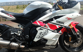 YAMAHA 6 2006 RJ12
