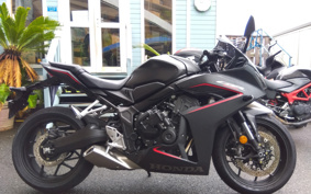 HONDA CBR650R E-CLUTCH 2025 RH17