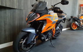 KTM 1290 SUPER DUKE GT 2024 V6940