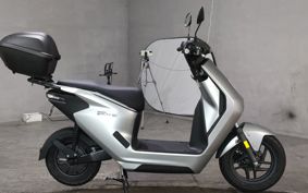 HONDA EM1 e: EF16