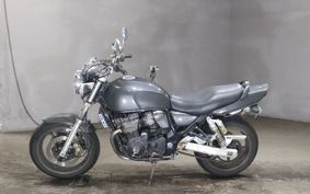 SUZUKI INAZUMA 400 GK7BA