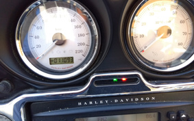 HARLEY HARLEY FLHX1580 2011 KB4