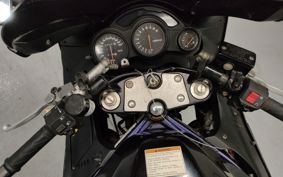 SUZUKI RF900R GT73A