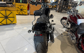 HARLEY  HARLEY FXBR 2023 YEZ