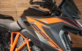 KTM 1290 SUPER DUKE GT 2020 V6940