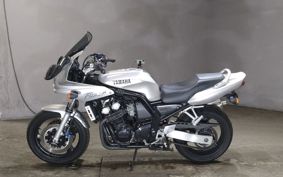 YAMAHA FZS600 FEATHER RJ02