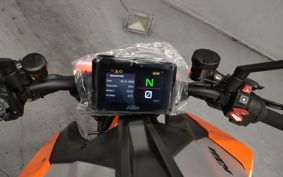 KTM 1290 SUPER  DUKE R V3940