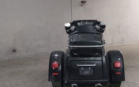 HARLEY  HARLEY FLHTCUTG1750 TRIKE  MAD