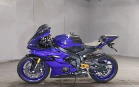 YAMAHA 6 RJ27