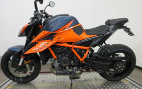 KTM 1290S-DUKE-R 2022 V3940