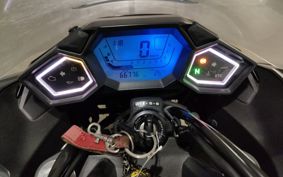 HONDA NM4 VULTUS -02 RC82