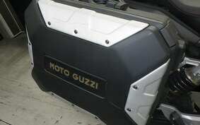 MOTO GUZZI V85 TT 2021