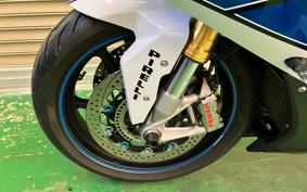 BMW HP4 2013 0D01