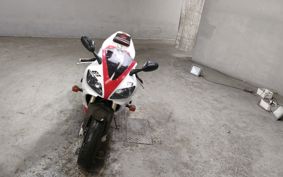 YAMAHA YZF-R1 RN01