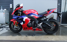 HONDA CBR1000RR-R FB SP 2020 SC82