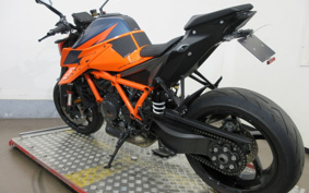 KTM 1290S-DUKE-R 2022 V3940