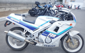 YAMAHA FZR250 2KR