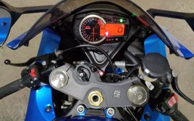 SUZUKI GSX-R750 C4111