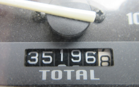 SUZUKI ADDRESS V100 CE13A