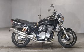 SUZUKI INAZUMA 1200 GV76A