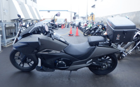 HONDA NM4 VULTUS -01 2017 RC82